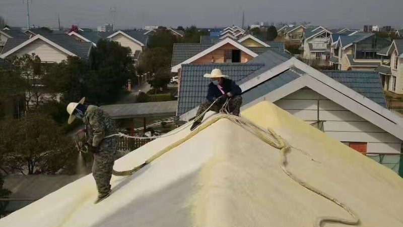 自粘卷材与热熔卷材：耐久性对比解析